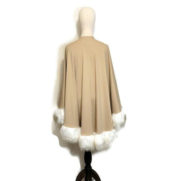 Donna Salyers Fabulous Furs Faux Fur Trim Tan Knit Open Cape Poncho Shawl OS - Picture 2 of 10